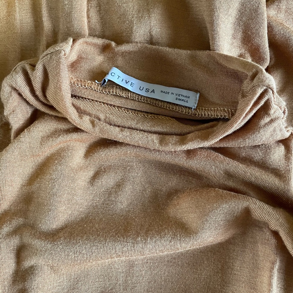 Set of 5 ACTIVE BASIC and MANGO POP turtle neck